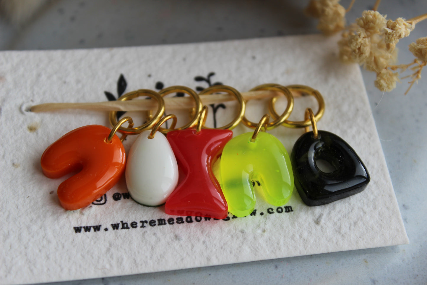 Abstract Resin Stitchmarkers